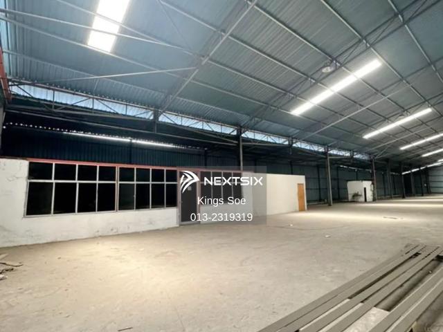 皇后Flat 底楼 blk17出租！后尾就是咖啡店！！