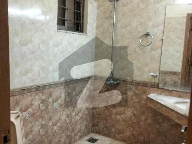 Hub commercial 3rd floor 2 bed non furnished flat with gass fully family plaza available for rent at bahria town phase 8 rawalpindi islamabad bahria town phase 8