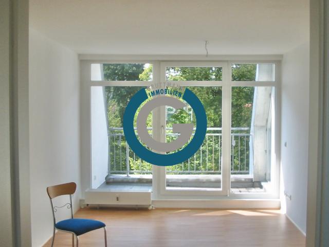 HÜBSCHE DACHGESCHOSSWOHNUNG HELL & RUHIG MIT SONNIGER WEST LOGGIA ZUR ZEIT VERMIETET