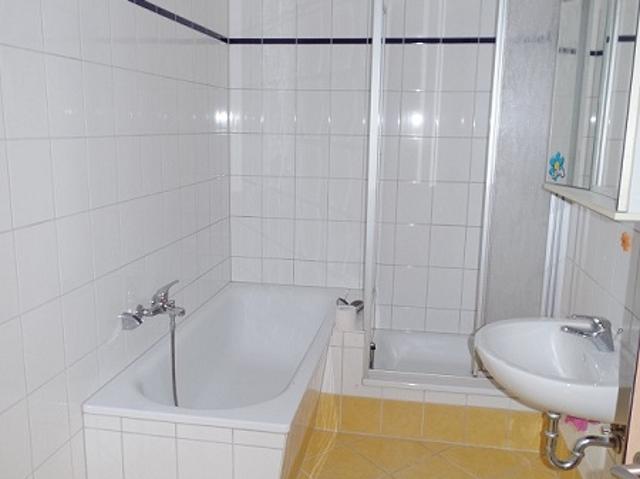 Helle Single Wohnung mit Südbalkon