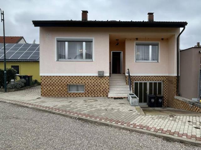 Hübsches Wochenendhaus mit idealer A5 Anbindung
