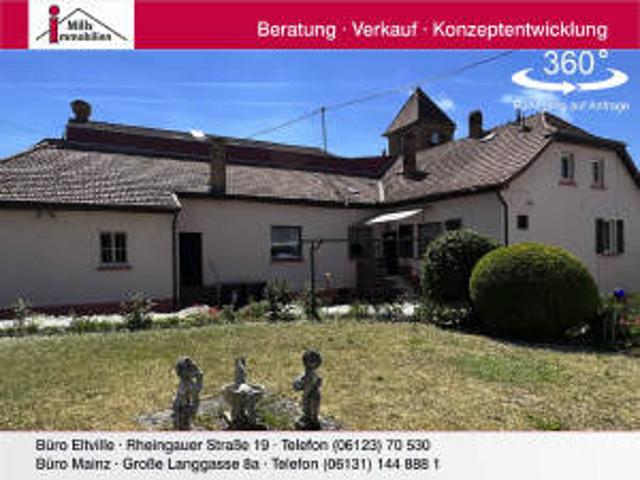Hübsches, großzügiges Einfamilienhaus mit sonnigem Garten auf großem Grundstück