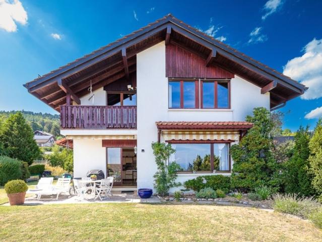Hübsches Haus in Arzier Le Muids mit Blick auf den See