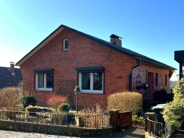 Hübsches Rotklinker EFH in traumhafter Lage von Burg/Dithmarschen