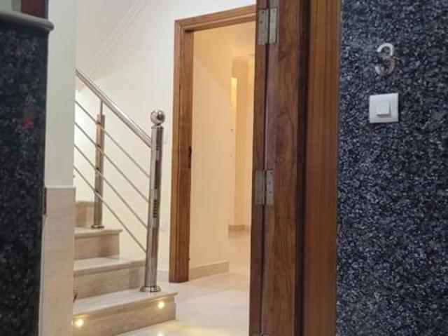 Huda Market 2 Bedroom 150 Sq. Yd. Apartment in Sector 31 Gurgaon Listing ID: #10009