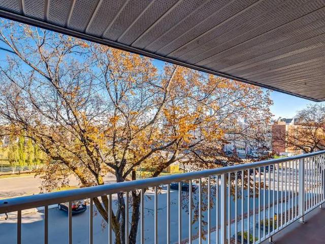 Hudson Court 1 Bedroom Apartment for Rent at 10910 110 St Nw, Edmonton, AB T5H 3E4 Queen Mary Park