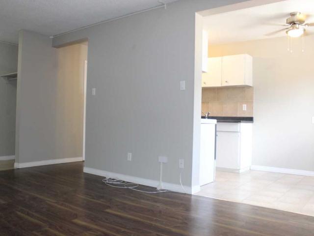 Hudson Arms 2 Bedroom Apartment for Rent at 10625 117 St Nw, Edmonton, AB T5H 3N2 Queen Mary Park