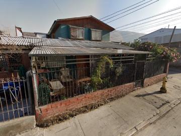 Huechuraba, En Venta Casa con 2° Piso en La Pincoya. Huechuraba