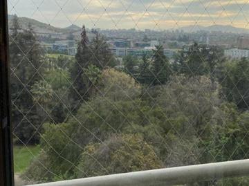 Huechuraba, Condominio bosques de la pirámide ciudad empresarial colegio saint george paperchase
