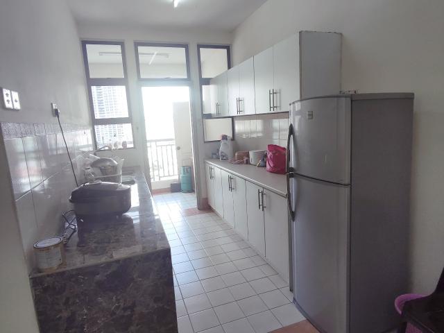 Huge master bedroom at Pelangi utama condominium