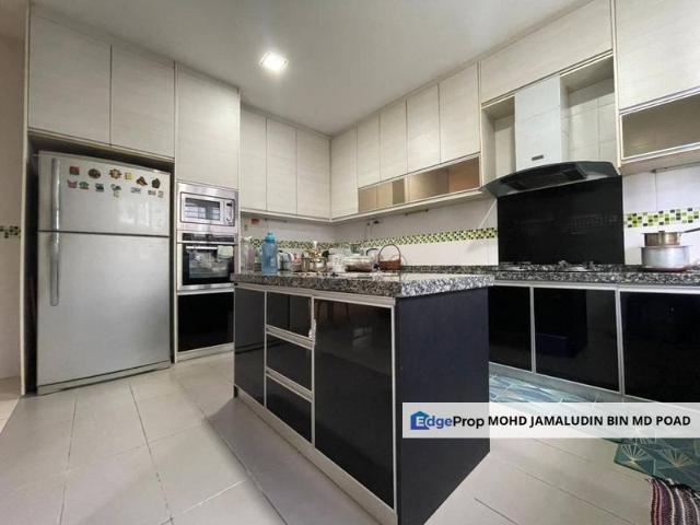 HUGE Built Up & EXCELLENT CONDITION 3 Storey Terrace Maple Denai Alam, Shah Alam