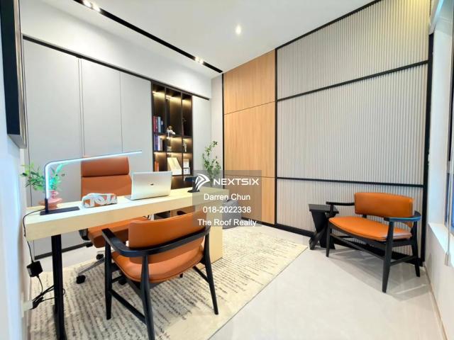 Huge Built Up Size 3 Storey Cluster House @ Senibong Cove, Unique Design 70’ width x 50’ Depth Layout. View to Believe, Super Cozy Environment & suitable for retirement