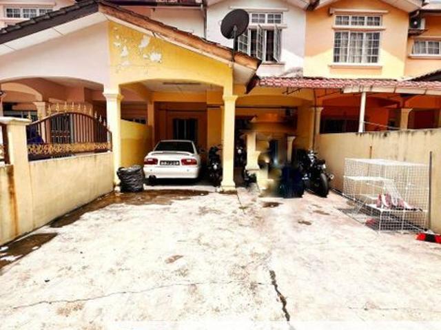 HUGE Facing OPEN 2 ½ Storey Terrace House Jalan Sungai Agas, Klang