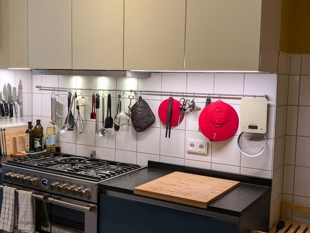 Huge family friendly Altbau apartment in a super quiet street