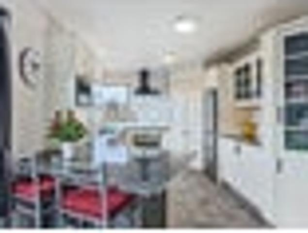 Huge Floorplan Ideal For Extended Family, Guests