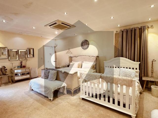 Huge Plot On Prime Location, Double Story 5 Bedrooms House For Sale, G 6