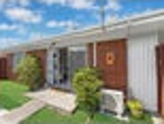Huge price drop! Motivated vendors want it SOLD!