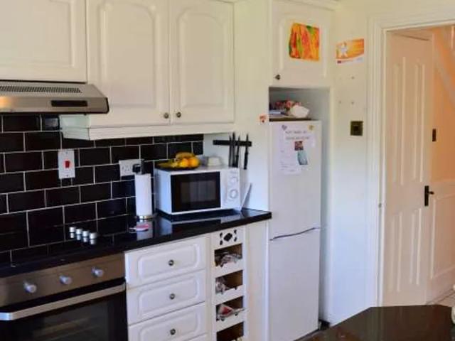 Huge room in 3 bedroom apartment in Tallaght, Dublin