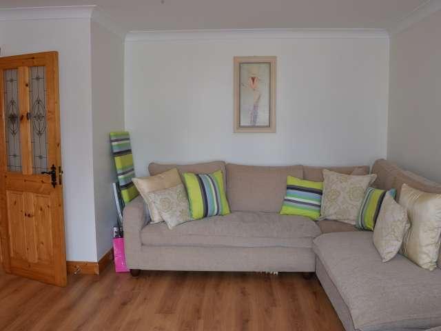 Huge room in 3 bedroom apartment in Tallaght, Dublin