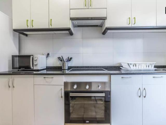 Huge room with window view interior patio in shared apartment, Eixample
