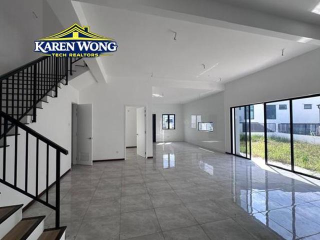 HUGE SIDE GARDENSIERRA BUKIT BANYAN CORNER 2 Storey SEMI DETACHED