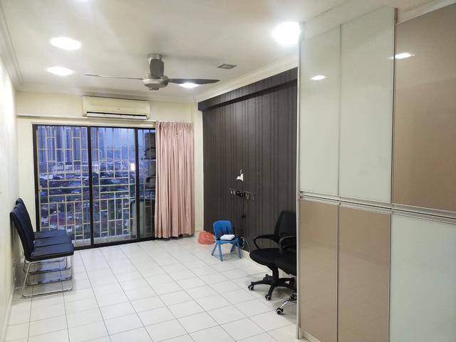 Huge unit Jalan Kuari Cheras for Sale