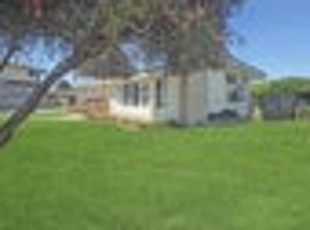 Huge 1067sqm Corner Lot Family or Develop!