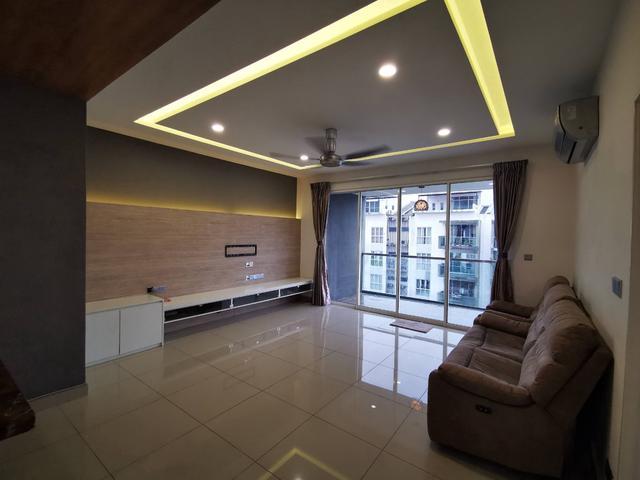 HUGE 2030 sqft Villa Unit with Private Garden 3 Car Parks