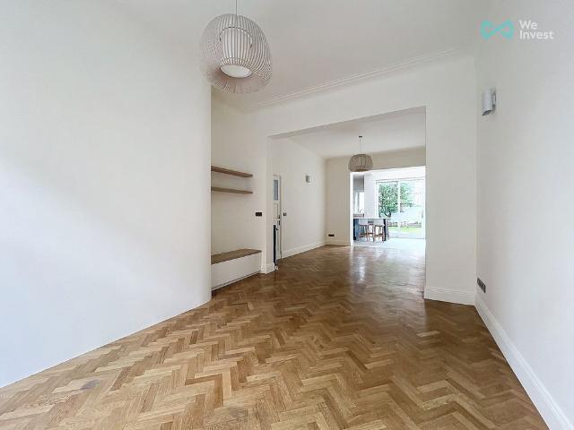 Huis met vier slaapkamers in Ixelles