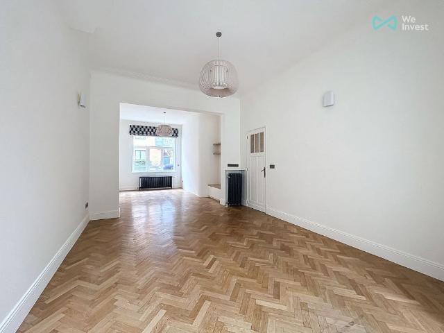 Huis met vier slaapkamers in Ixelles