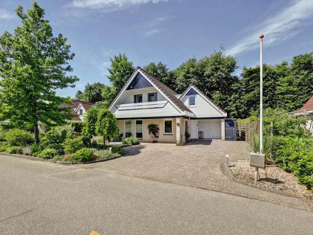huis in Dronten, Lindenlaan