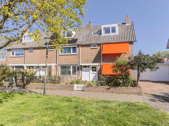 Huis te huur Cornelis van der Werffstraat 16 in Zandvoort voor € 2.750
