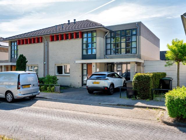 Huis te huur Annie M.G. Schmidtweg 181 in Almere voor € 2.950