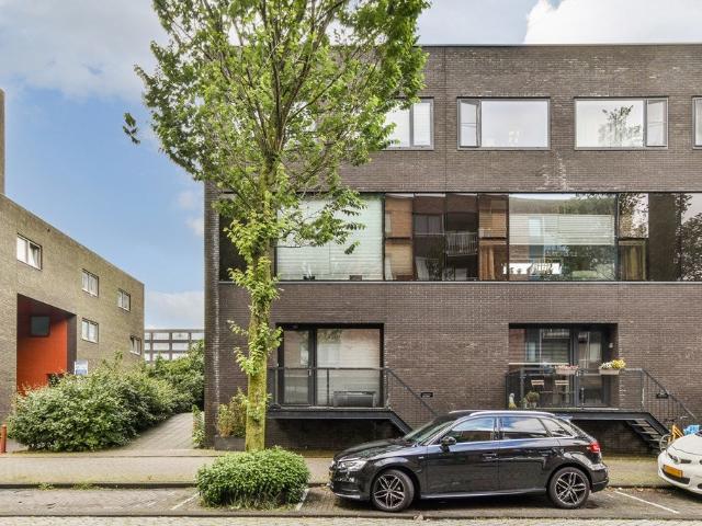 Huis te huur Kiekstraat 103 in Amsterdam voor € 3.000