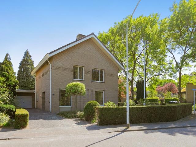 Huis te huur Kruisparkweg in Best voor € 2.125