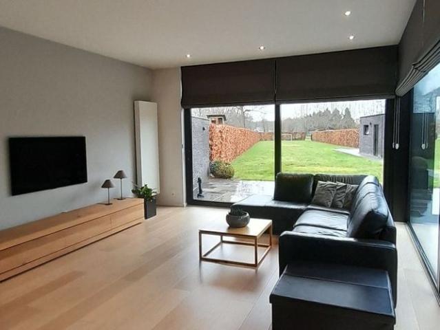 Huis te huur in Berlaar voor € 1.400 met 4 slaapkamers