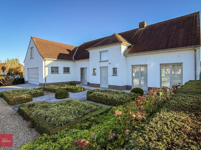 Huis te huur in Waregem met 4 slaapkamers