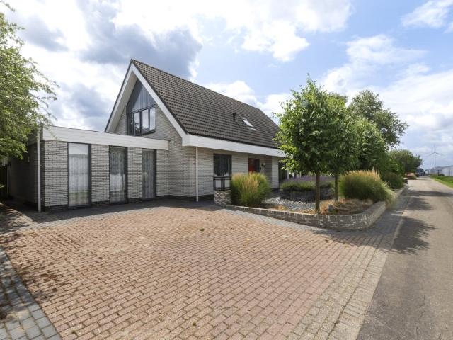 Huis te huur Oranjeveld in Maasdijk voor € 2.700