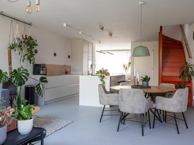 Huis te huur Maarsbergenstraat 165 A in Den Haag voor € 3.300