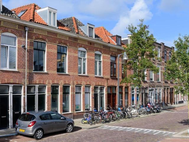Huis te huur Pasteurstraat in Leiden voor € 2.095