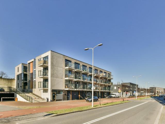 Te huur: Huis Waldorpstraat 429 A in Den Haag