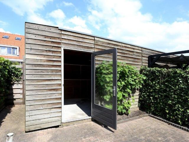 Huis te huur Van der Stoklaan in Den Haag voor € 2.499