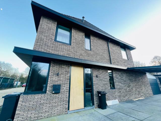 Huis te huur Van Hallstraat in Zwanenburg voor € 5.000