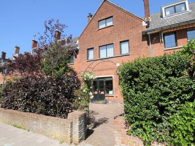 Huis te huur Van Wouwstraat 17 in Den Haag voor € 3.500