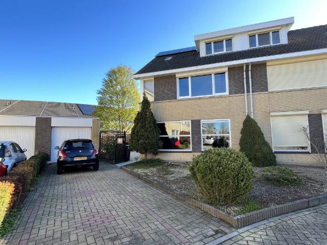 Huis te huur Vuurijzer 23 in Uden voor € 1.950