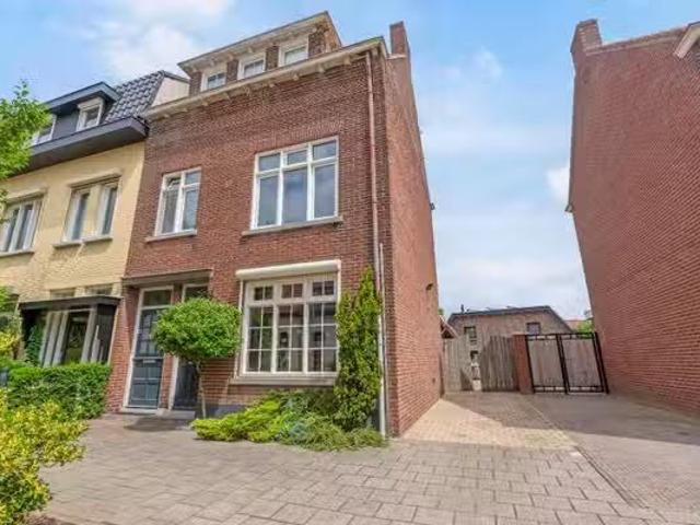 Huis te koop Brechtstraat 63 in Venlo voor € 350.000