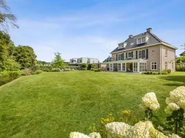 Huis te koop Burgemeester Hovylaan 76 in Den Haag voor € 2.199.