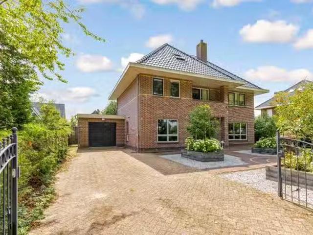 Huis te koop Goofystraat 10 in Almere voor € 895.000