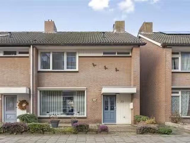 Huis te koop Generaal van Portlandlaan 31 in Eindhoven voor €.