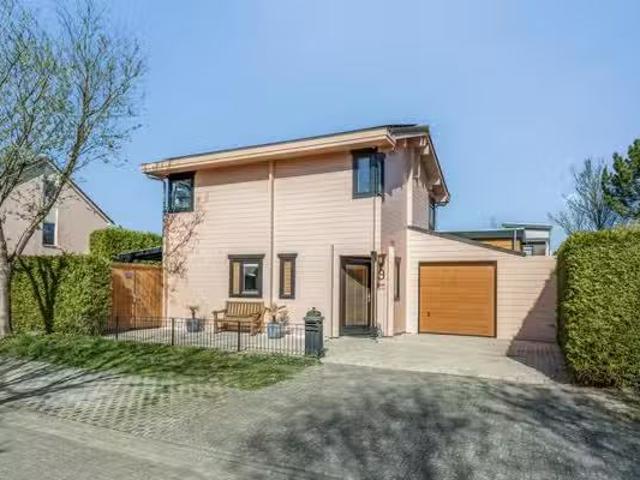 Huis te koop Guadeloupestraat 38 in Almere voor € 769.500